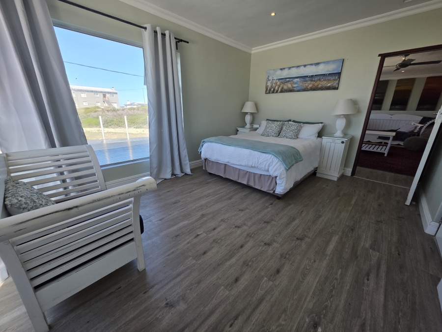 6 Bedroom Property for Sale in Oceanview Heights Western Cape